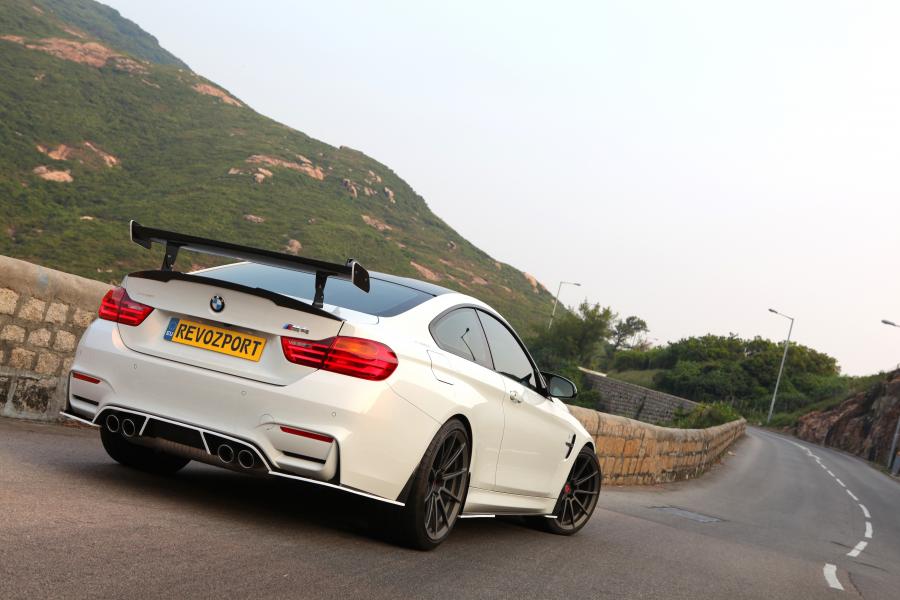  BMW M4 Coupe by RevoZport 2015 года  (фото 1 из 22)